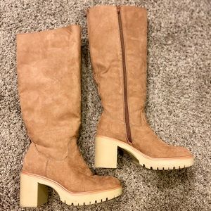Universal thread platform boots
